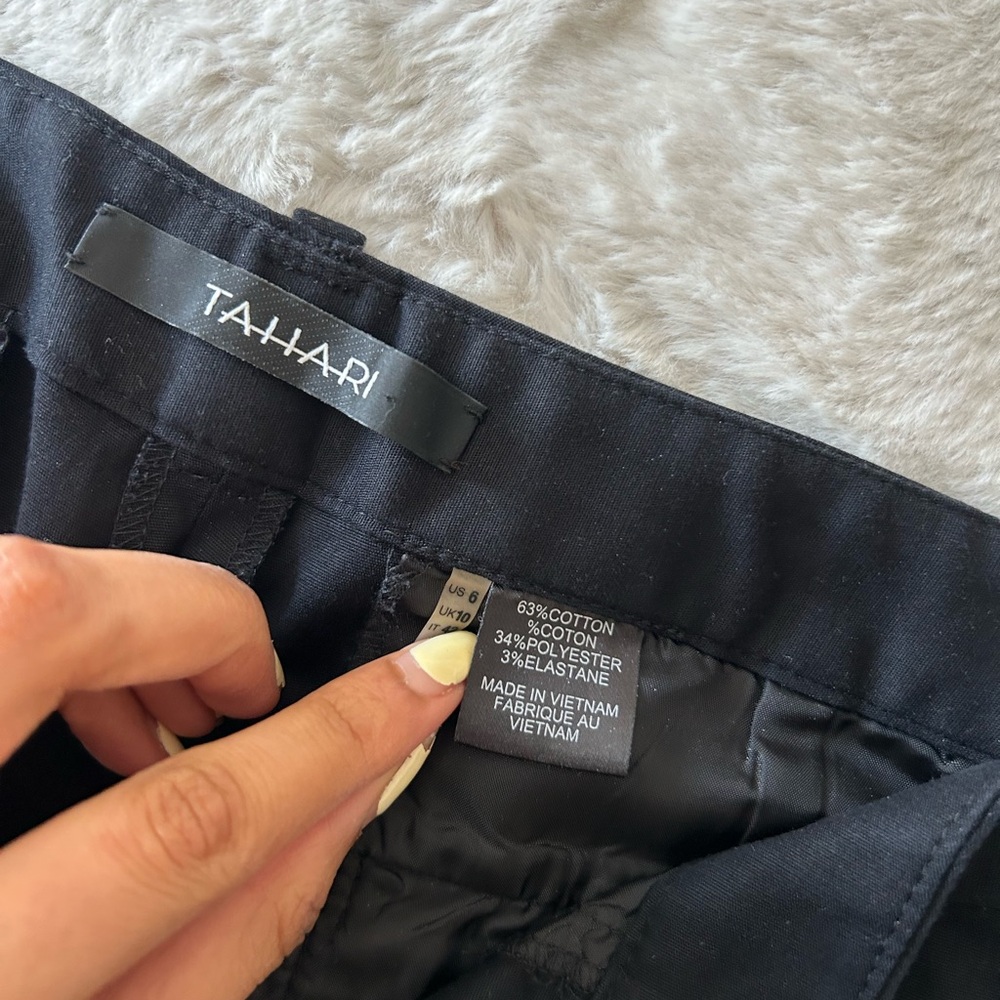 Black Low Rise Capris - Picture 7 of 9